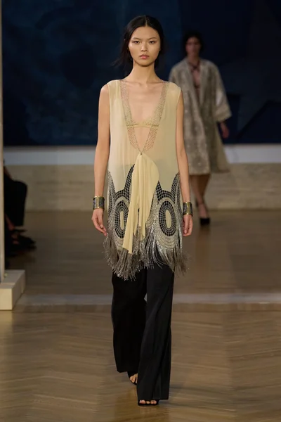 Look 30